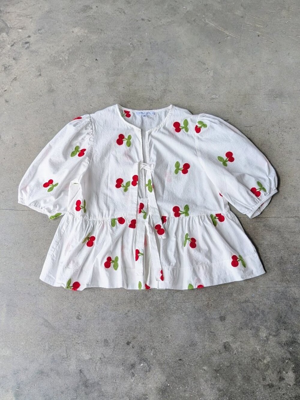 Cloud Ten White Red Cherry Embroidered Balloon Sleeve Tie Front Blouse small